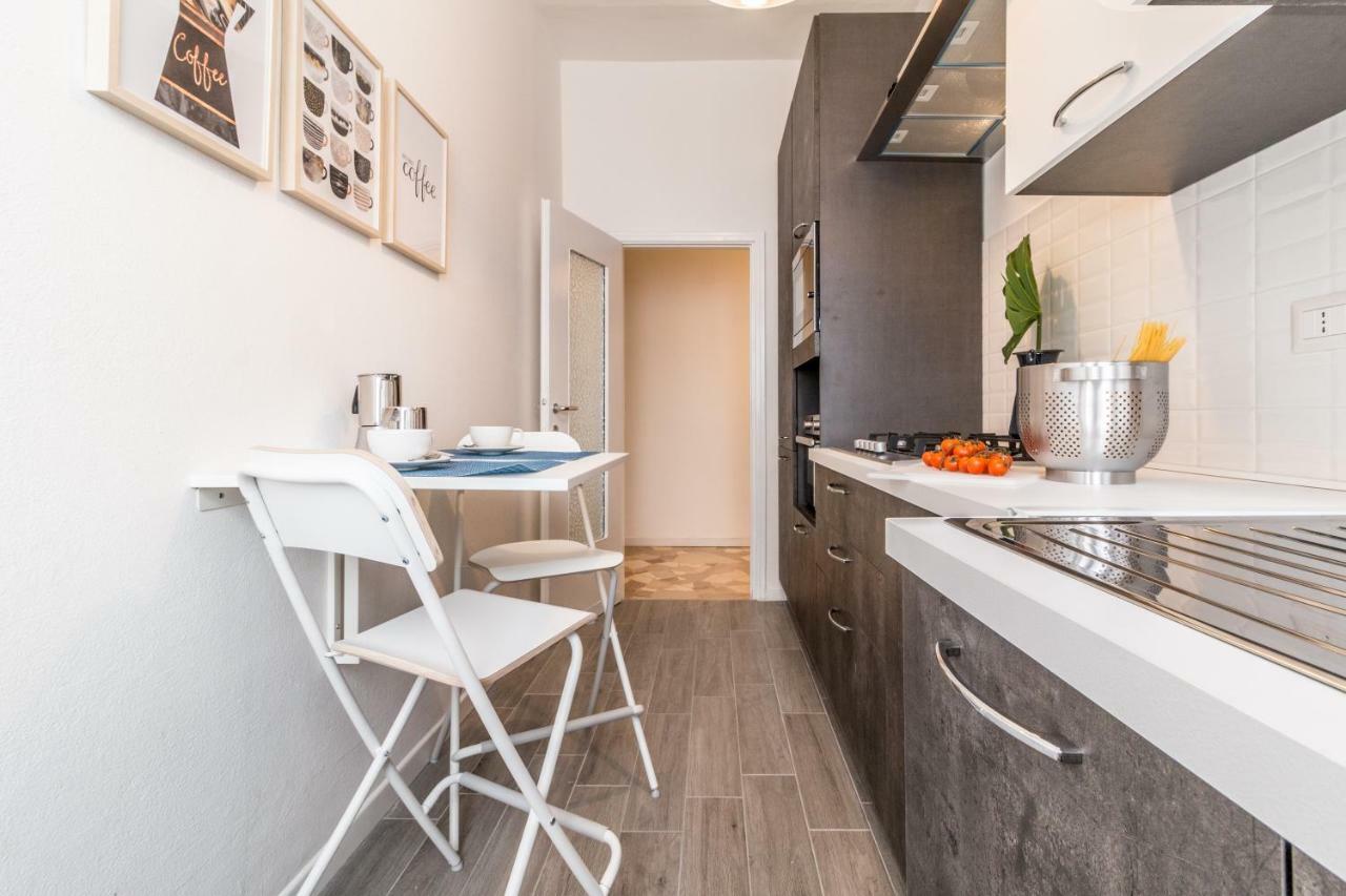 Joivy Modern 1-Bed Flat With Balcony In Portello ميلان المظهر الخارجي الصورة